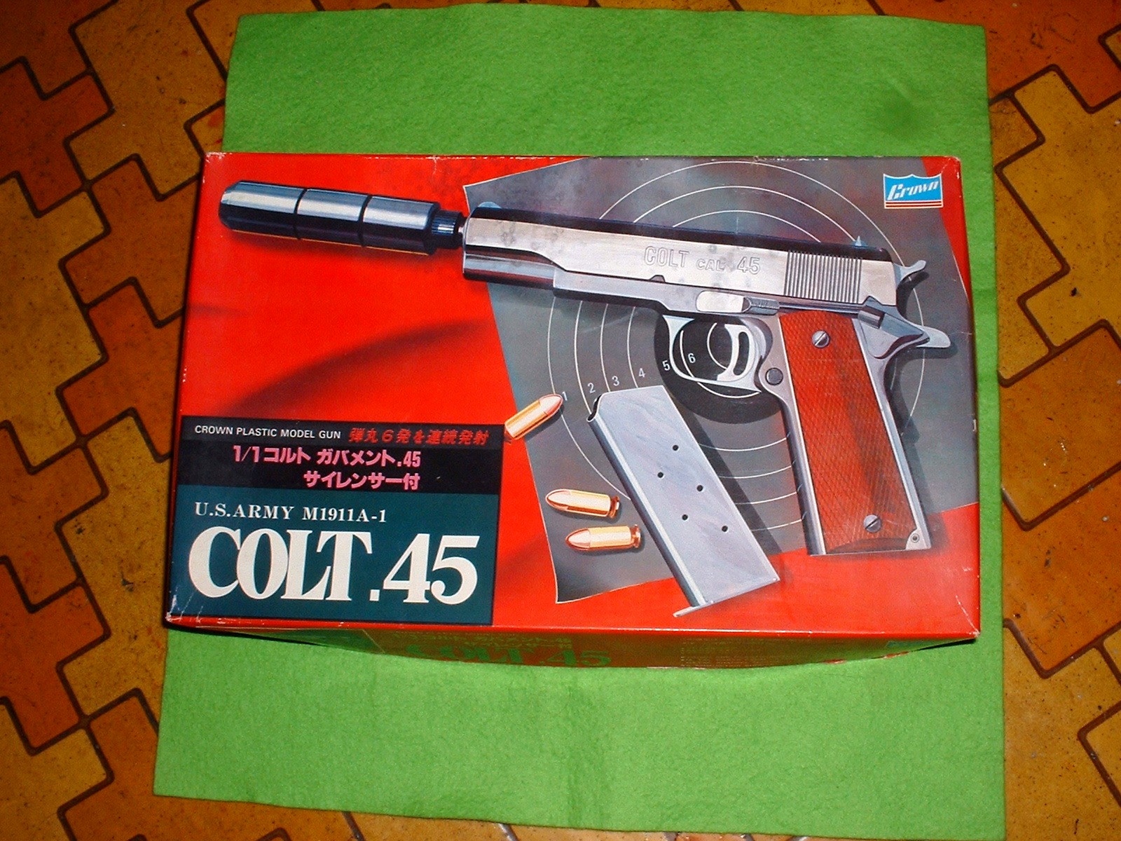 オタクの「おもちゃ箱」No.076 (12-006)…手持ち クラウン社 「COLT.45」＆「ワルサーP-38 ロングバレル」  …（2012.06.15 エアーガン・モデルガン・模型・散財): ぼんくら オタク LIFE