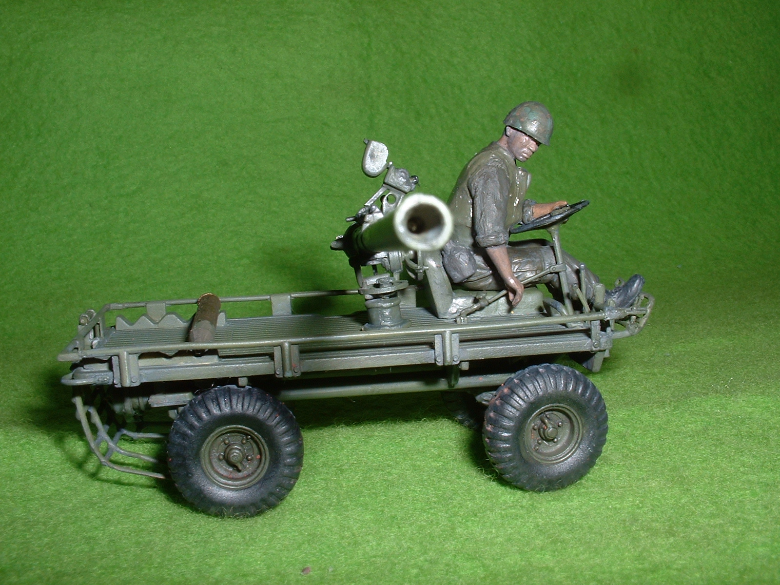 Amazon | ドラゴン 1/35 M274 ミュール 106mm無反動砲&兵