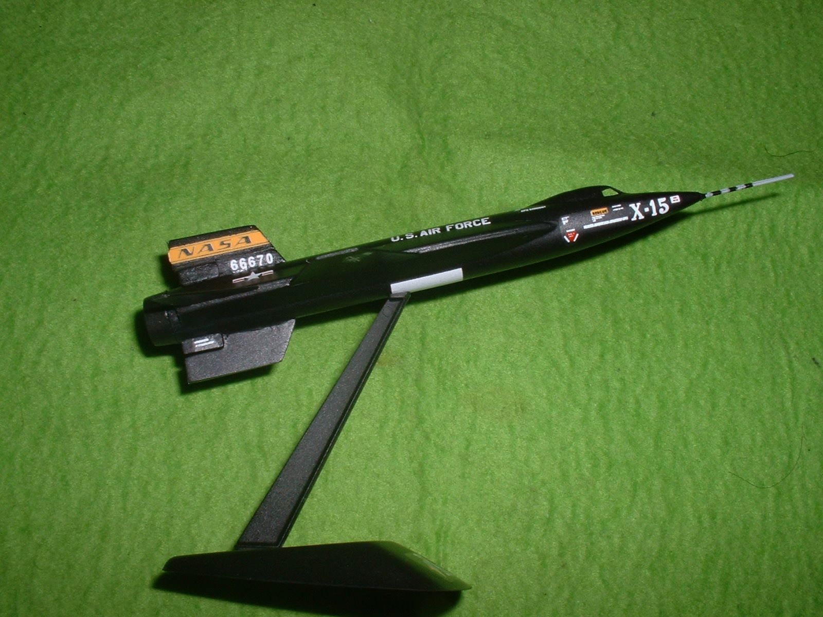 エレール 130分の1「X-15」右側.JPG
