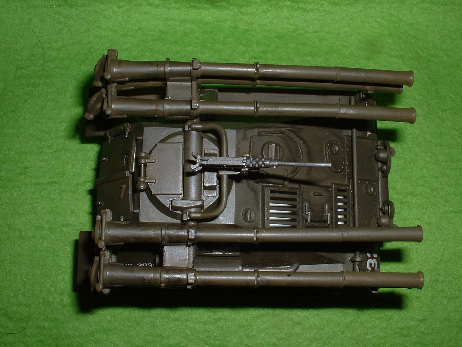 レベル社 32分の1「M-50 オントス」 上より Doburoku-TAO.JPG.JPG